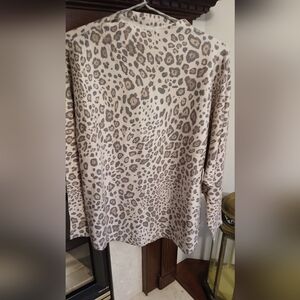 Sioni Soft Leopard Sweater